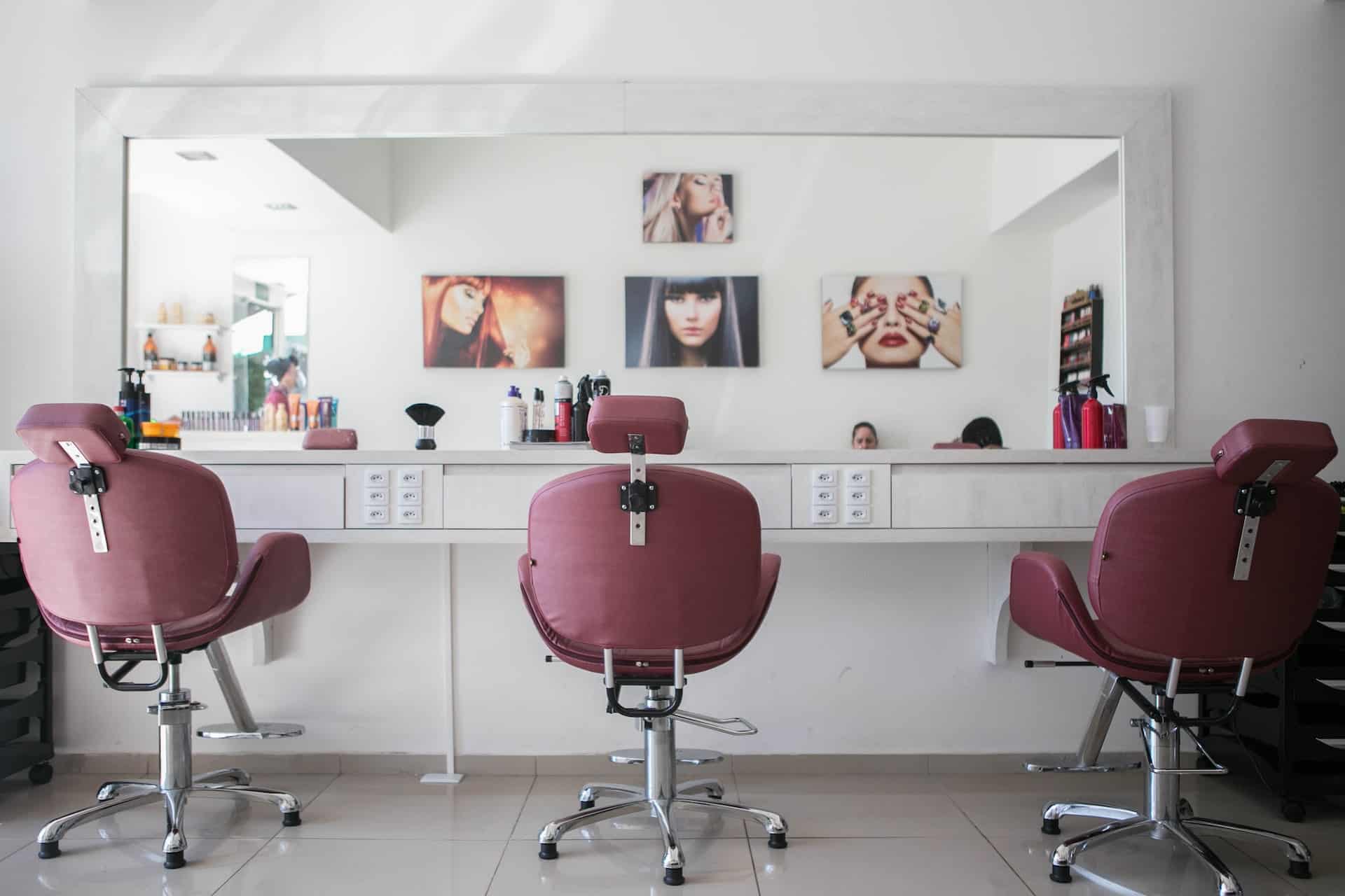 Jak wybrać dobre krzesło fryzjerskie?